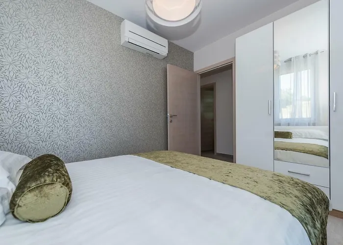 Апартаменты Franica