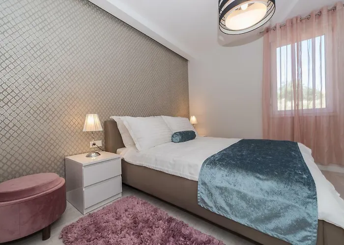 Апартаменты Franica Задар