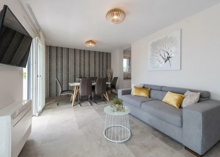 Franica Apartament *